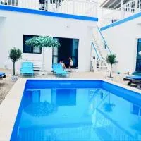 Sunshine Bungalow, hotel a Schitul