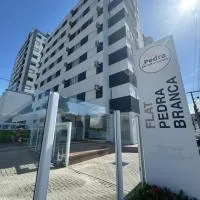 Flat Pedra Branca Hotel، فندق في باليوسا