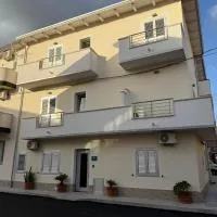 Perla Marina B&B، فندق في نيكوتيرا مارينا