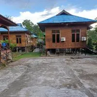Rifalda, hotel em Saonek