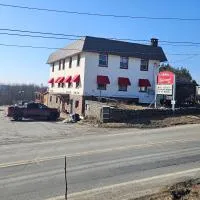 Lakewood Lodge & Restaurant, hotel i Lakewood