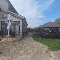 Han Madaras, hotel Nagyszalontán