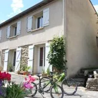Villa hameau paisible Ardouane, à côté voie verte, hotel en Riols