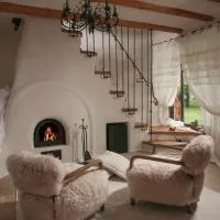 Castelul de Lut - Eco Boutique Guesthouse, hotel v destinaci Porumbacu de Sus