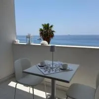 SunBeach 44 - Skyview B&B、メーリト・ディ・ポルト・サルヴォのホテル