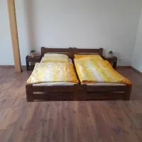 Krčma na statku, отель в городе Zásmuky
