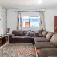 Casa em Itanhaem pe na areia com piscina, отель в городе Итаньяэн