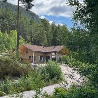 Furuheim Lodge, 4 seizoenen vakantiehuis met fantastisch uitzicht, ξενοδοχείο σε Vradal