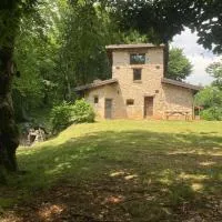 Il Roccolino- Antica casa nel bosco, hotel v destinaci Tavernole sul Mella