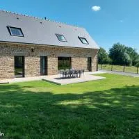 Gîte du Chêne，Montaigu-les-Bois的飯店
