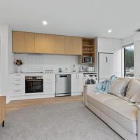 Lake McKay Escape, hotel near Wanaka Airport - WKA, Wanaka