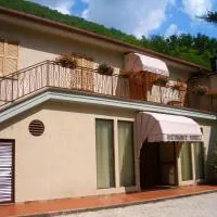 Affittacamere Ristorante Fiorelli، فندق في Preci