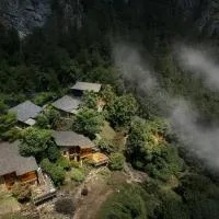 Autumn Whisper Eden Villas, Hotel in Wulong