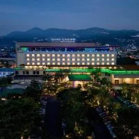 Grand Sunshine Resort & Convention, готель у Бандунгу