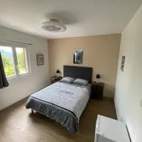 Chambre Le Faucon 2 personnes avec petit déjeuner inclus, hotel en Cernon