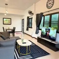 เฮือนแม่บัวจันทร์ โฮมสเตย์, hotel in Chiang Kham