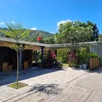 Sammy Cottage Senggigi, hotel in Mangsit