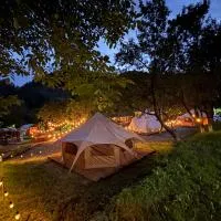 Alunis GLAMPING, hotel u gradu 'Aluniş'