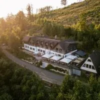 Die Triniushütte "Thüringens schönste Aussicht"，Rauenstein的飯店