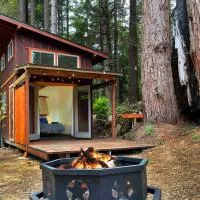 Ocean Forest Bungalows- Deluxe Glamping、フォートブラッグのホテル