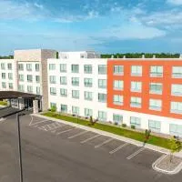 Holiday Inn Express & Suites Marinette by IHG، فندق في Marinette