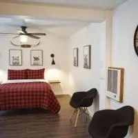 Fox Den- Pet Friendly Suite in Shaver Lake, хотел в Шейвър Лейк