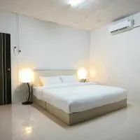 Chanom House, Hotel in Min Buri