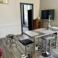 F 36 Raimbaux 2 à 4 Personne 2 chambres Wifi Parking facile, hotel u gradu 'Imphy'