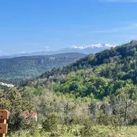 Tiny House en bois, hotell i Cubières-sur-Cinoble