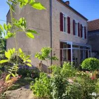 Au Jardin de Curé, готель у місті Осонн