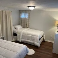 Garden level one bedroom apartment, hotell i Brockton