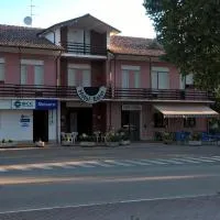 Albergo Ester، فندق في Piandimeleto