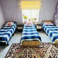Mira Guest House and Horse Treks, hotel a Kyzart
