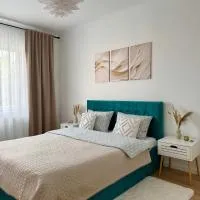 Emerald - Modern Central Apartment, hotel v destinaci Tîrnăveni