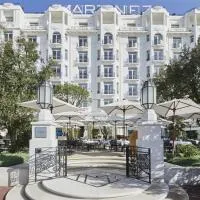 Hôtel Martinez, in The Unbound Collection by Hyatt, hotel a Canes