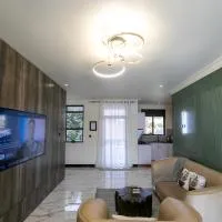 Elysian lux home, hotelli kohteessa Kampala