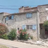 Maison ardéchoise atypique, hotel di Chomérac