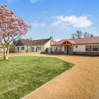 Detached Home Near Kings Lynn, hotel em North Runcton