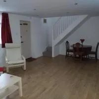 Annexe in rural idyll close to historical site, hotel a Caerleon
