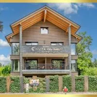 INVITA Natur-Chalets - Familienurlaub im Schwarzwald, מלון בבאד דירהיים