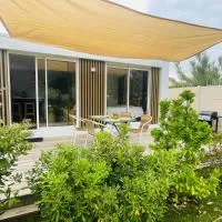 Gîte d Anglade، فندق في Izon