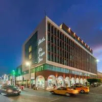 Hotel Fray Junipero Serra, готель у місті Тепік