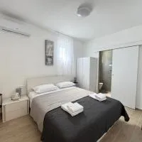 Flowers Apartments Pula, city center 2, hotel di Pula