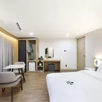 Hound Hotel Jeonju Joonghwasan, hotel u gradu 'Jeonju'