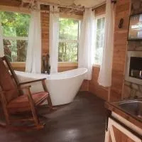 Treehouse Place at Deer Ridge Featured top 10 USA, hotel di Snohomish