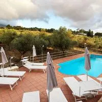 Villa con Piscina,Ventimiglia di Sicilia的飯店
