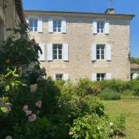 Le Clos de l'Herbaudière, hotel u gradu 'Saivres'