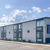 Viesnīca Motel 6 Rockford, IL – RFD Airport pilsētā Rokforda