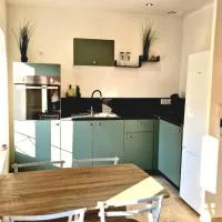 Appartement 2 chambres climatisé โรงแรมในแซงต์อองบัวซ์