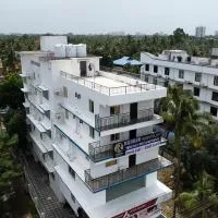 Rajdhani Hospitality, hotell i Kazhakuttam